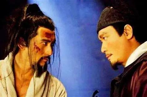 韩世忠跑去质问秦桧：岳飞到底犯了什么罪？秦桧支支吾吾说了四个字——"莫须有"。这