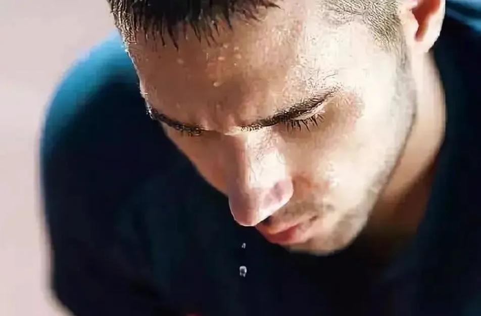 一动就出汗，不止是气虚！用玉屏风散不好用，送你6个更好的中成药，止一身汗症[谢谢