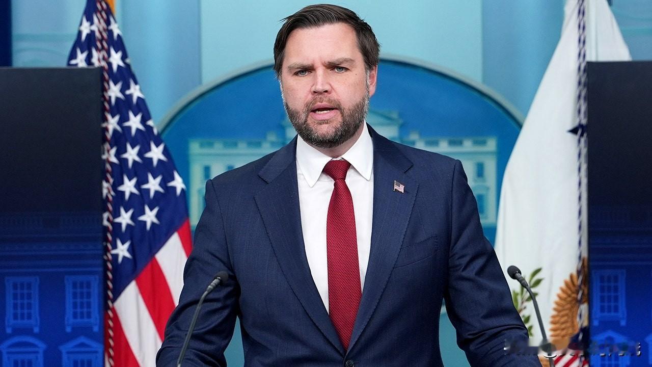 🚨 突发：
美国副总统 JD·万斯证实，伊朗将获得 3000 亿美元的战争赔款