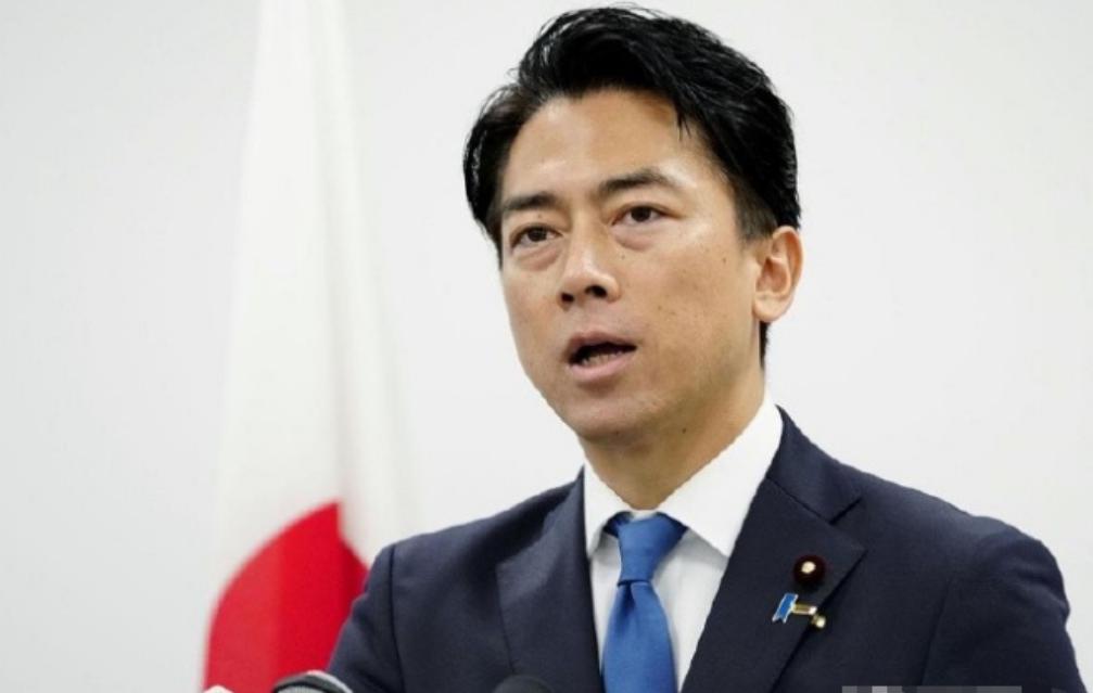 万万没想到！小泉进次郎在香会现场，把日本最不敢问的问题，当面甩给了美国防长。在全