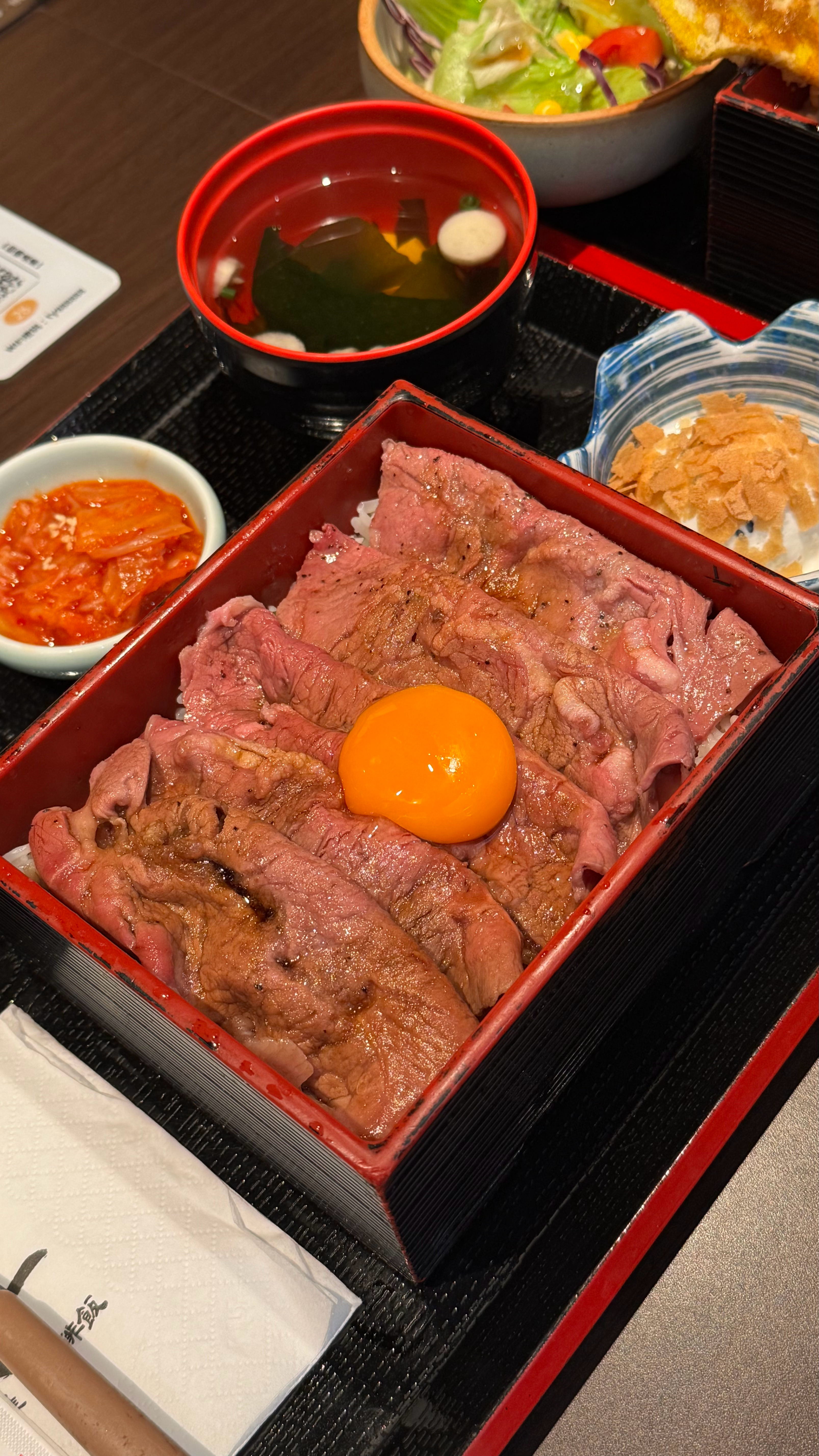 博多天一🍤两份饭+一份天妇罗 还不错就是天妇罗配饭 属实没搞懂 哈哈蛮好吃的 