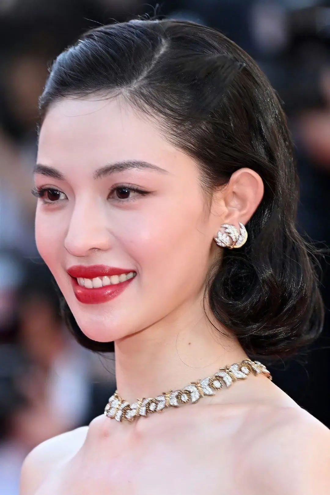 钟楚曦。
