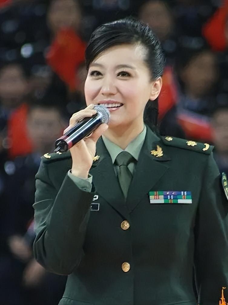 歌手，谭晶，是李双江的女徒弟，山西人，谈到与电影的关系，谭晶说，我是因为一个电影