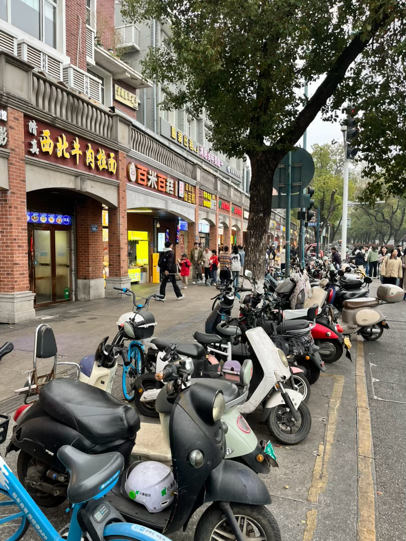 美食街吃吃喝喝 