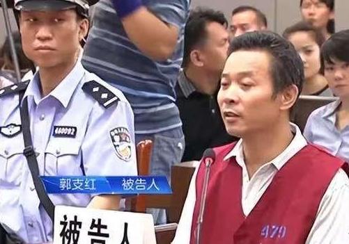 2013年海口，一名女子被同乡恶意推入城市下水道井口，被困幽暗深井63小时，孤立