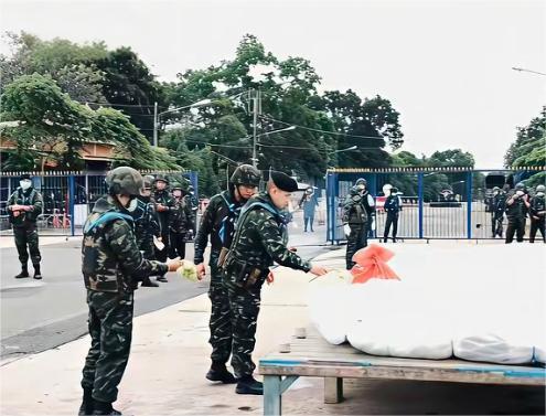 柬泰正式停火后，双方开始遣返士兵遗体，但柬埔寨却沉默了，因为手里根本没有泰军遗体