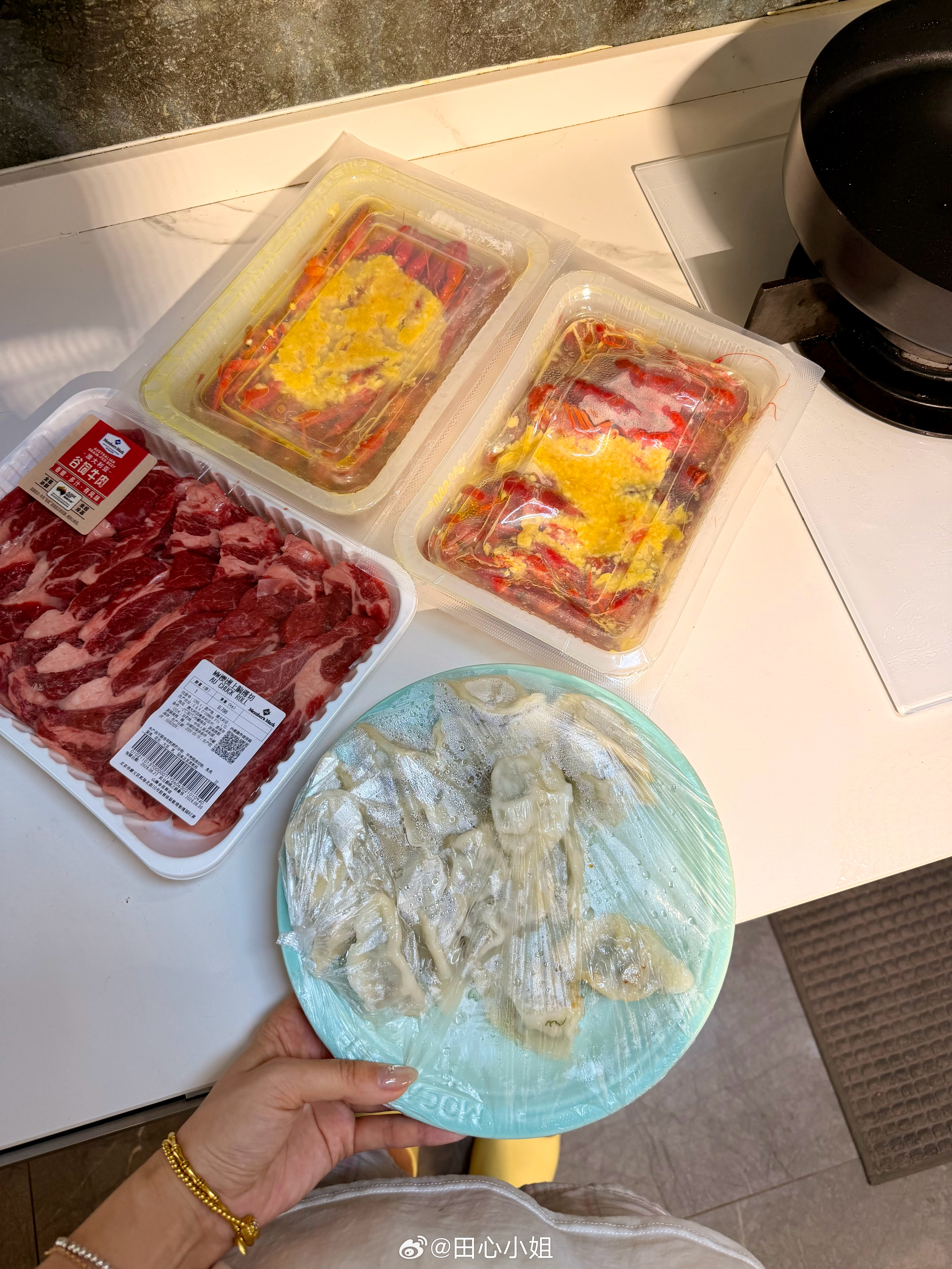 思家厨房 今天的晚饭简简单单十分钟出锅小象超市的预制小龙虾🦞（我买过三次了，肉