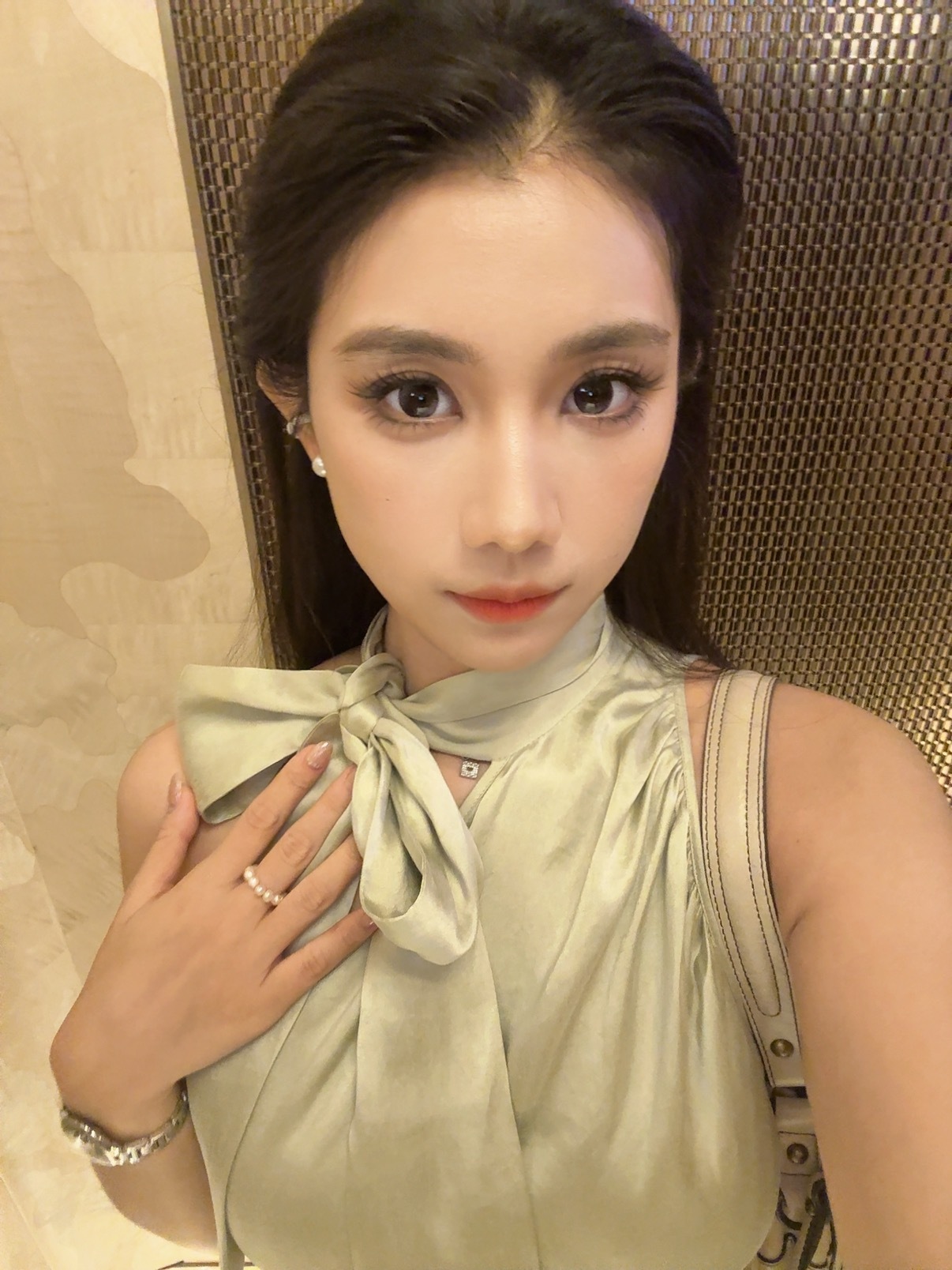 今天长这样这个妆造大家如何评价？卷妹的唠嗑卷妹的日常ootd