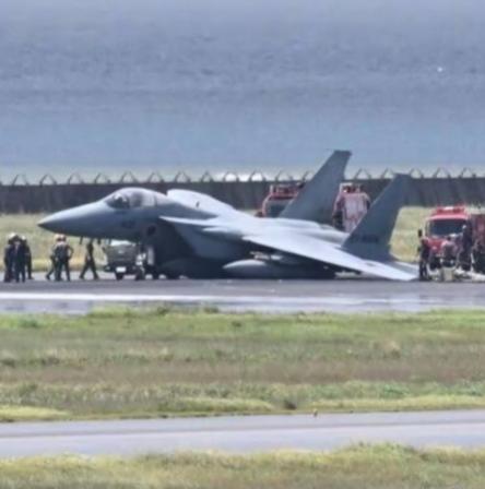 2.68亿美元“续命钱”到账就出事！日本F-15J战机在自家跑道上给民航客机行跪