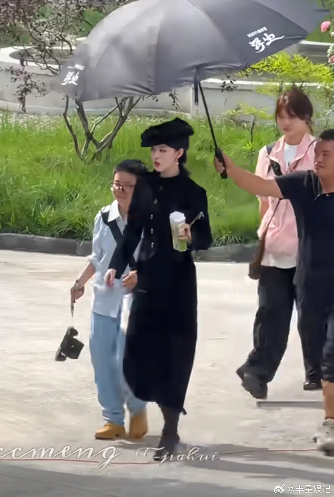王楚然的这部妆造，怎么有点儿精致土的感觉
