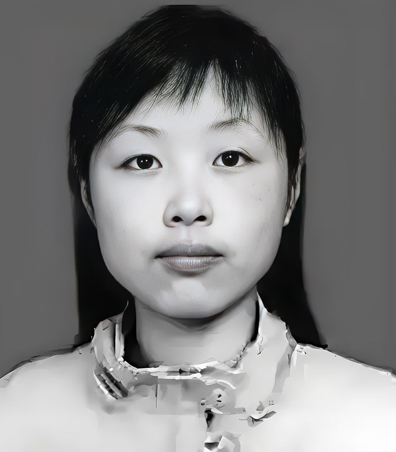 2008年，汶川地震，四川一21岁女教师被埋进废墟，身体断成三截，救援人员赶到时