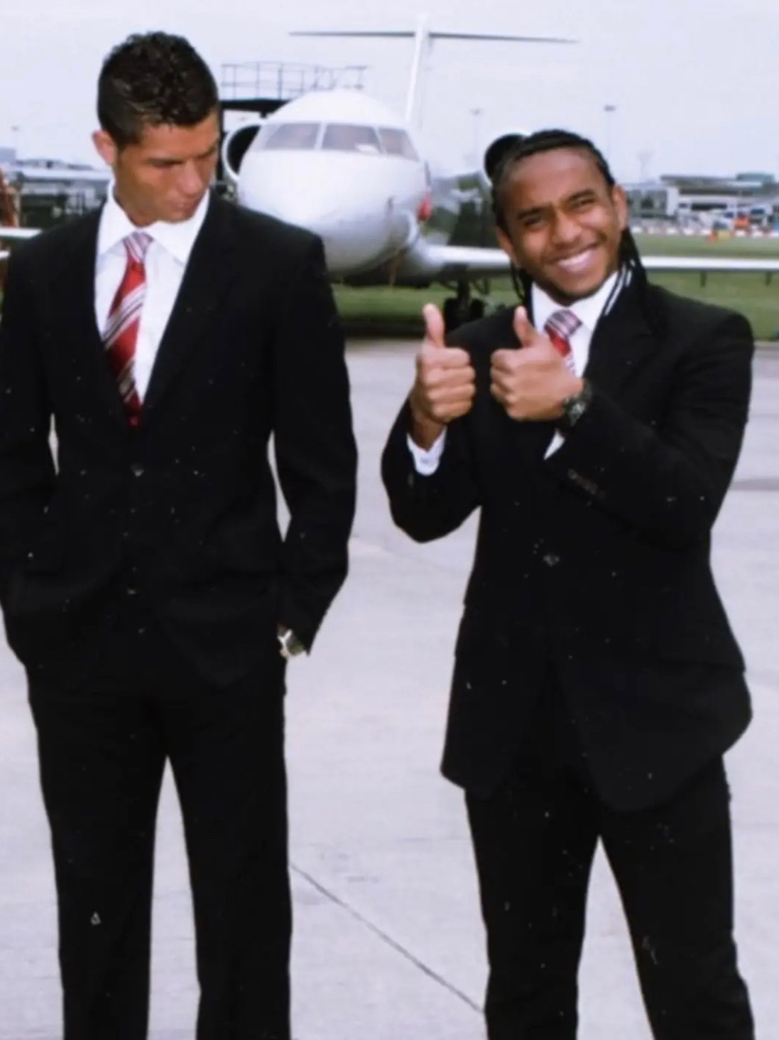 我的表情也是右一 ： 