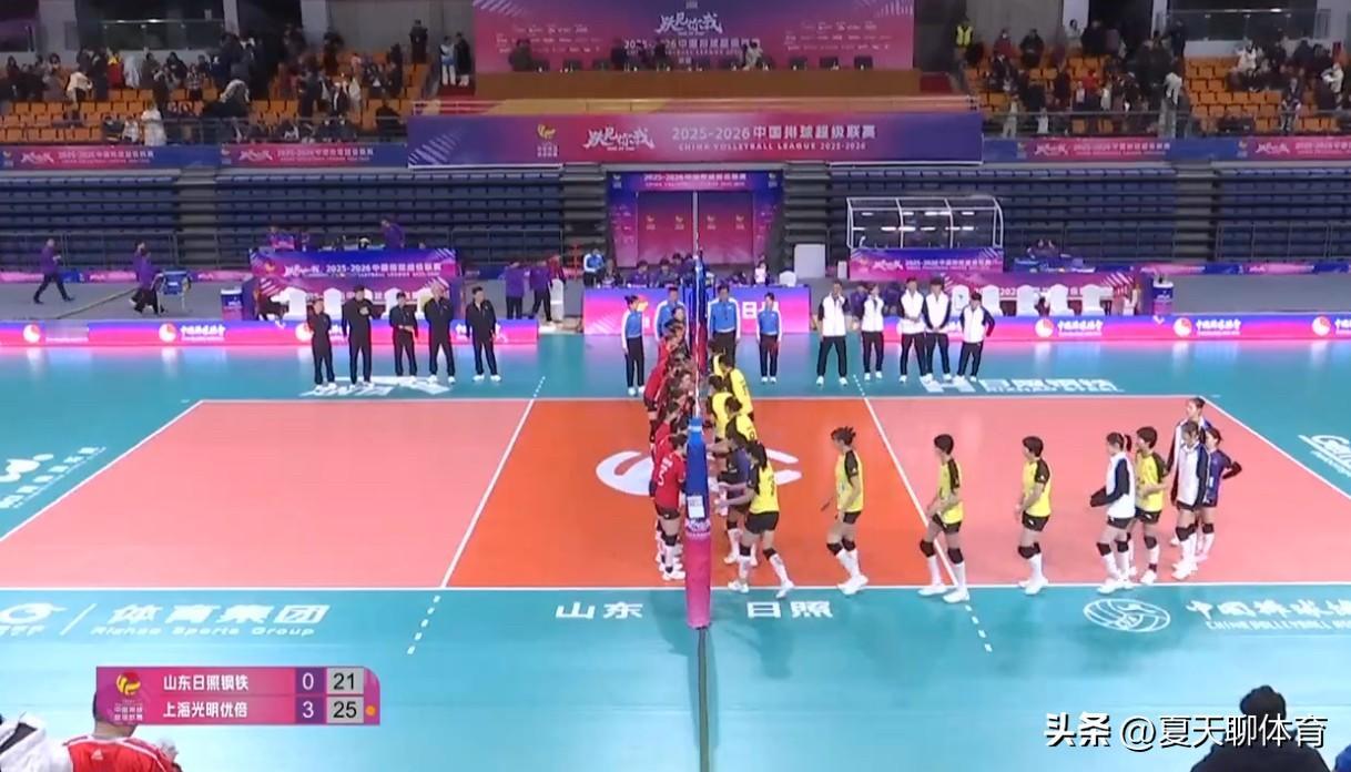 山东女排打了这么多年，怎么还是老毛病呢？不管是老队员还是年轻球员，一到局末关键分