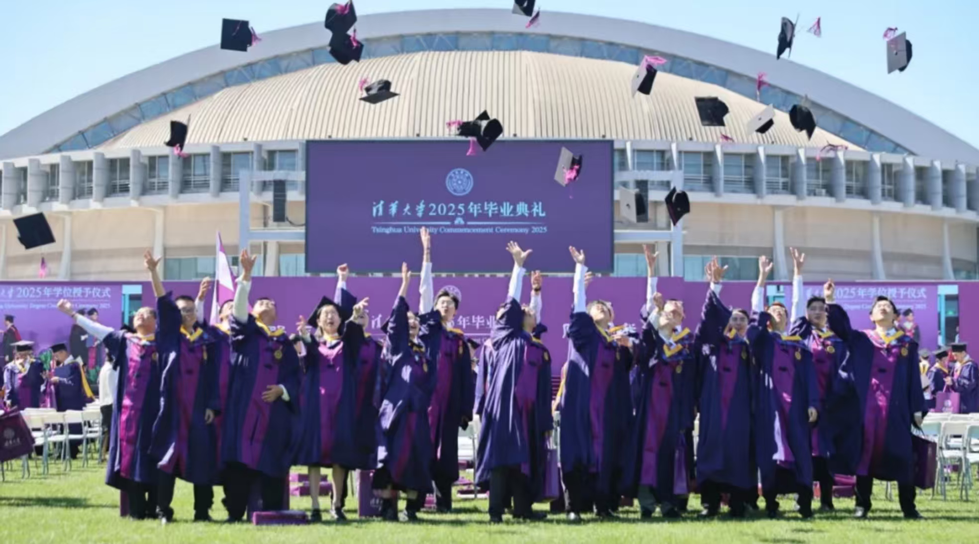 以前大家都挤破头想进互联网大厂，但这几年就业风向真的变了。刚看了清华大学最新发布