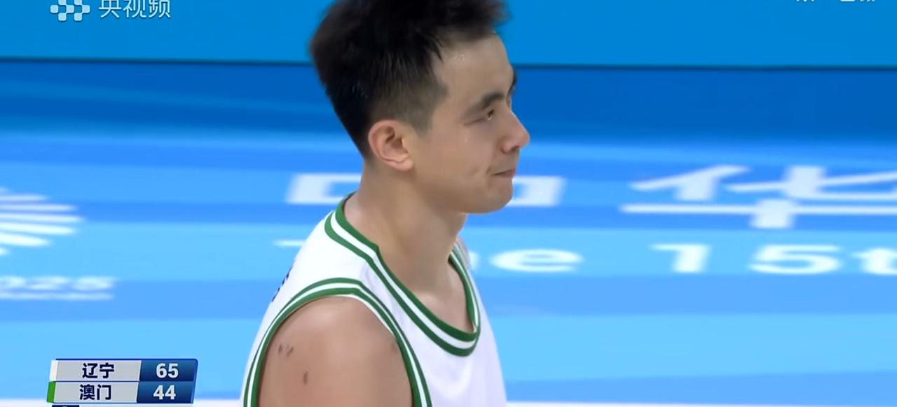 在11月5日晚进行的全运会一场小组赛中，辽宁队以124比60大胜澳门队，取得了两