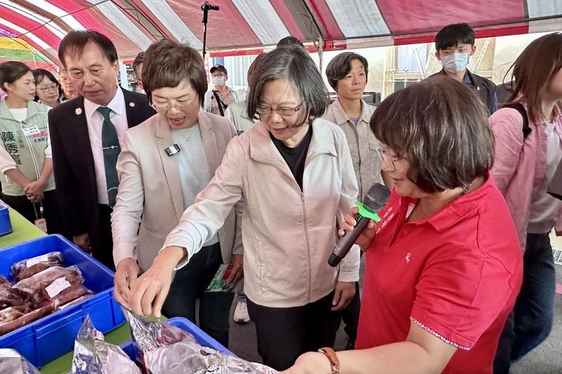 今答应彰化陈素月　蔡英文接下第7县市竞总主委、荣誉主委

梅花新闻网 简立欣/台