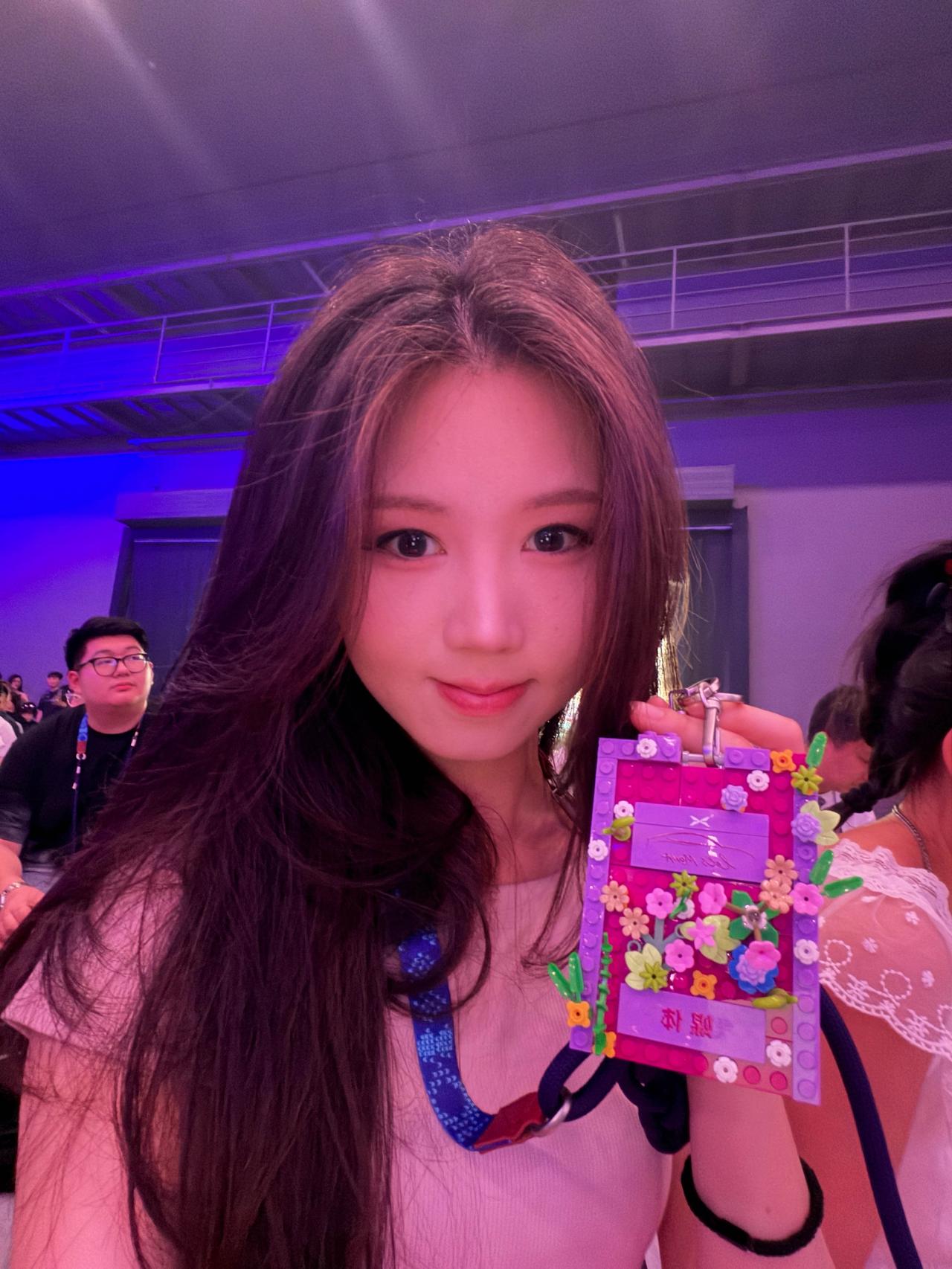 小鹏 MONA L03 发布会总结：

1.会场空调好像坏了，热死我了。

2.