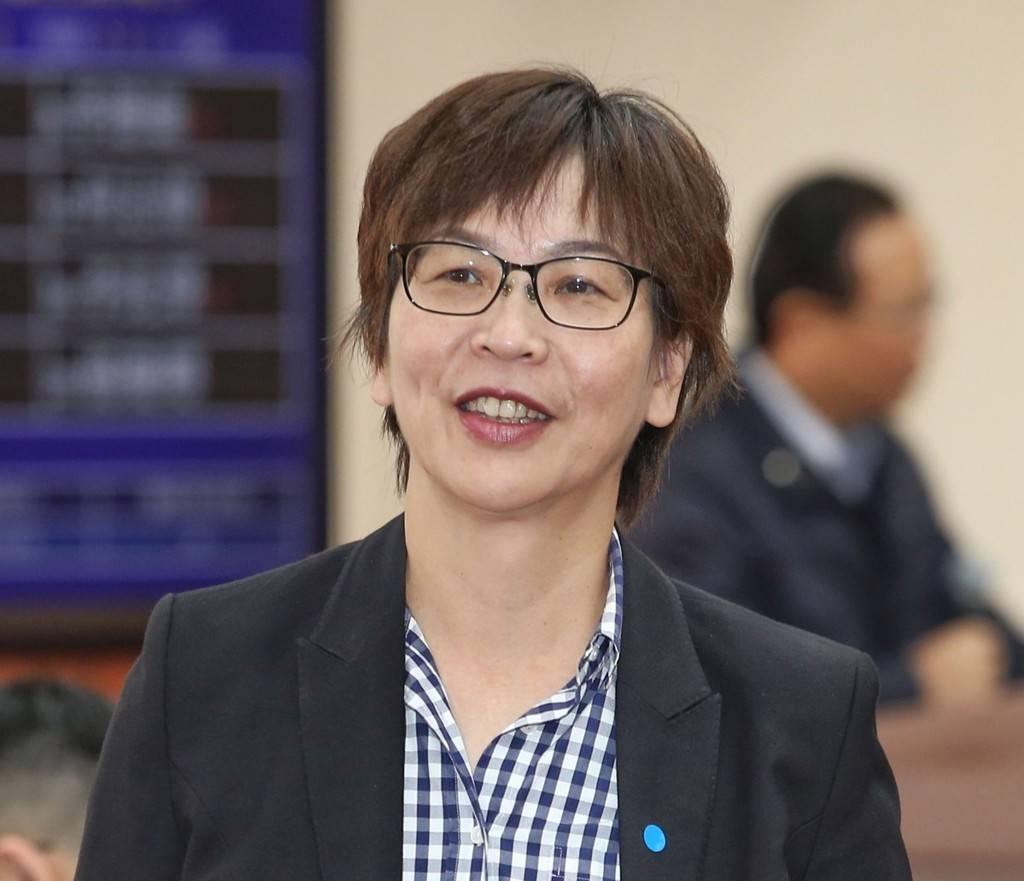 民众党前民代蔡壁如，此前卸下繁杂事务，远赴高雄佛光山开启短期出家修行，为期七天的