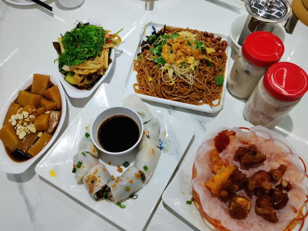 如何饮食能提高免疫力？
       想提高免疫力，饮食很关键。要摄入足够的蛋白