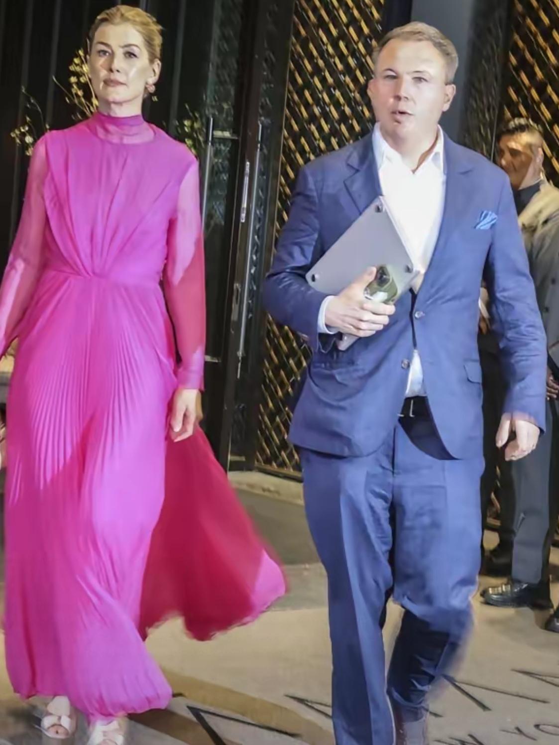 🔥爆火！裴淳华被云南石林震撼：这是奇幻电影才有的仙境
   国际影星裴淳华打卡