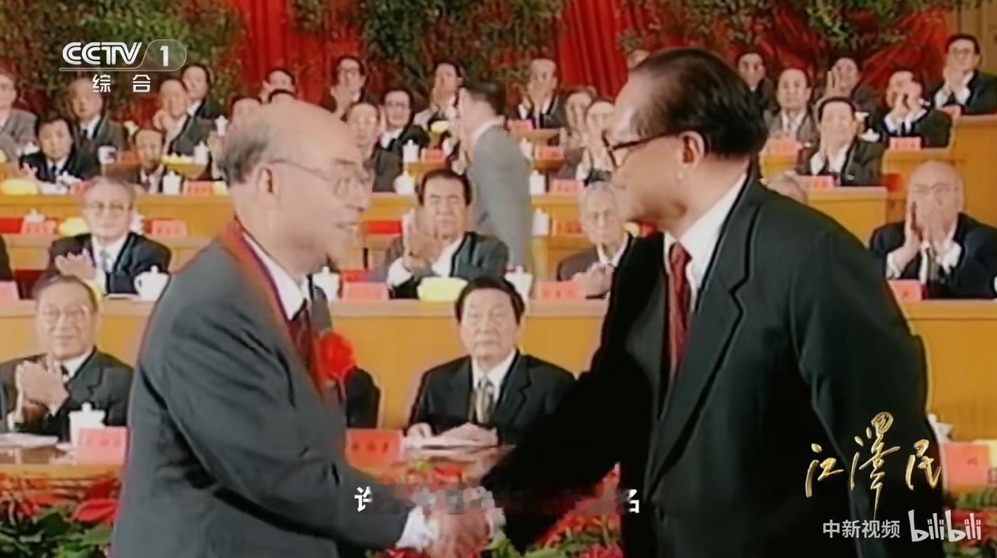 纪念于敏同志诞辰100周年。于老比长者大一天，这次纪录片里，涉及表彰两弹一星功勋