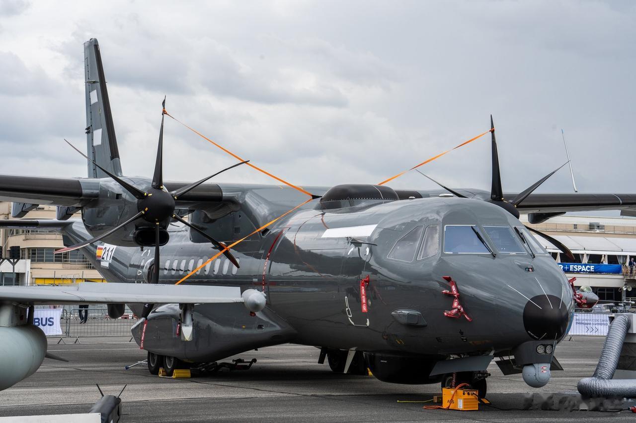 近日，爱尔兰空军发布C295海上巡逻机(MSA)照片。C295海上巡逻机主要用于