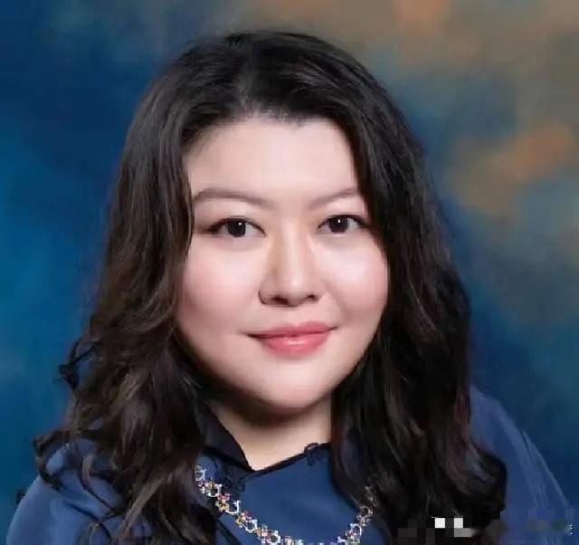 向佐姐姐罕见现身！这姐姐来头可不小，比弟弟向佐更像后妈向太 
