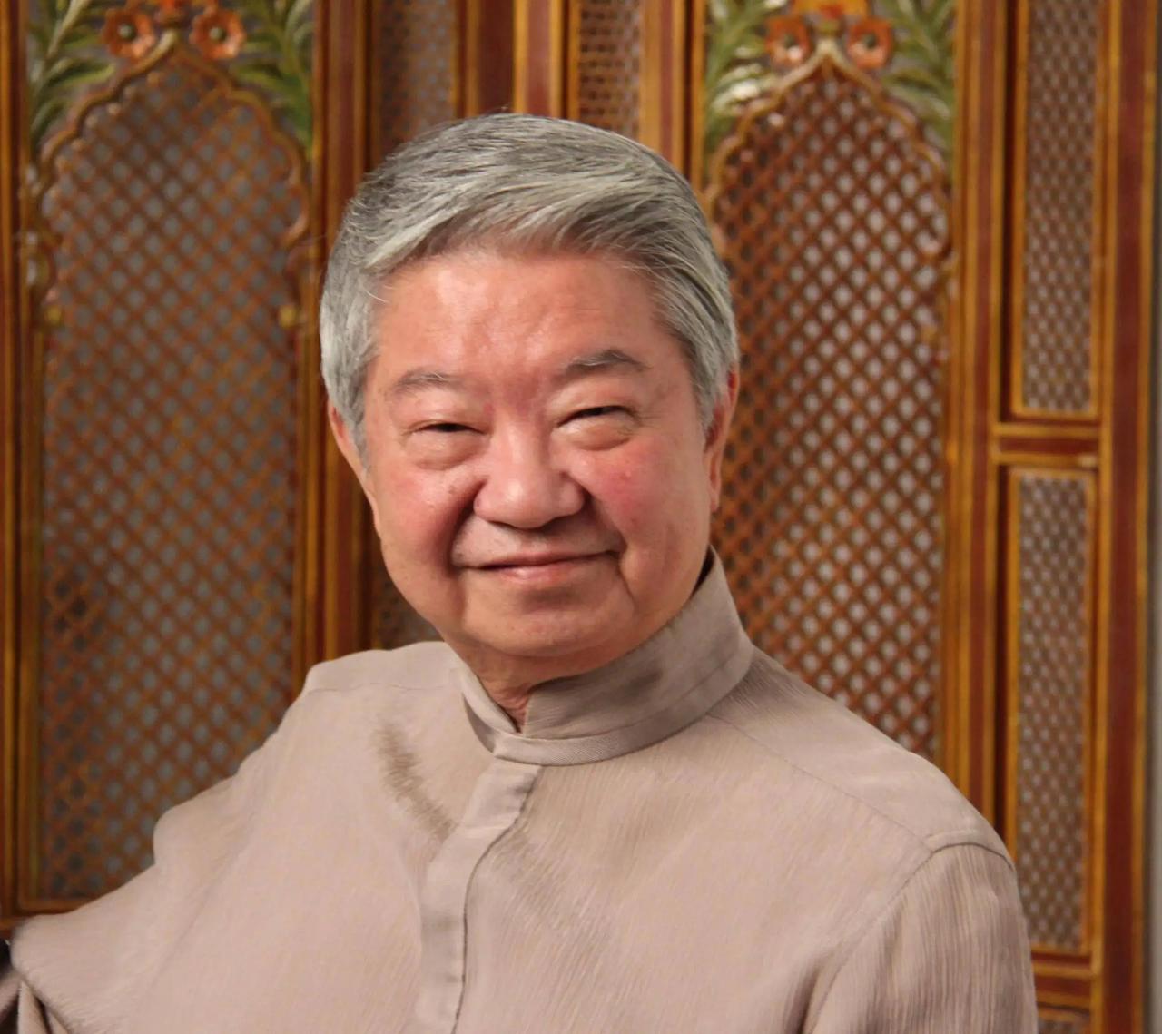 84岁的香港才子蔡澜，语出惊人：“人到晚年才恍然大悟，毁掉身体最快的方式，不是抽