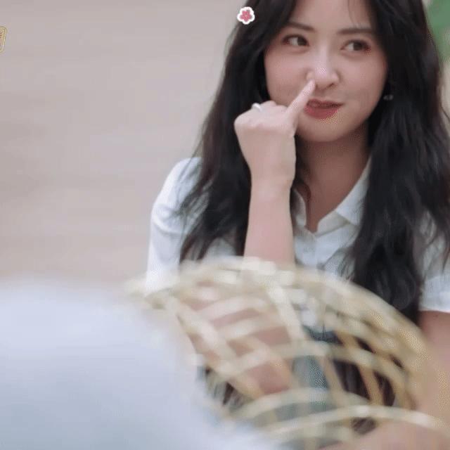 沈月 我是如花沈月这波如花cos直接封神🤣 挖鼻孔都能挖出少女感，不愧是我们内