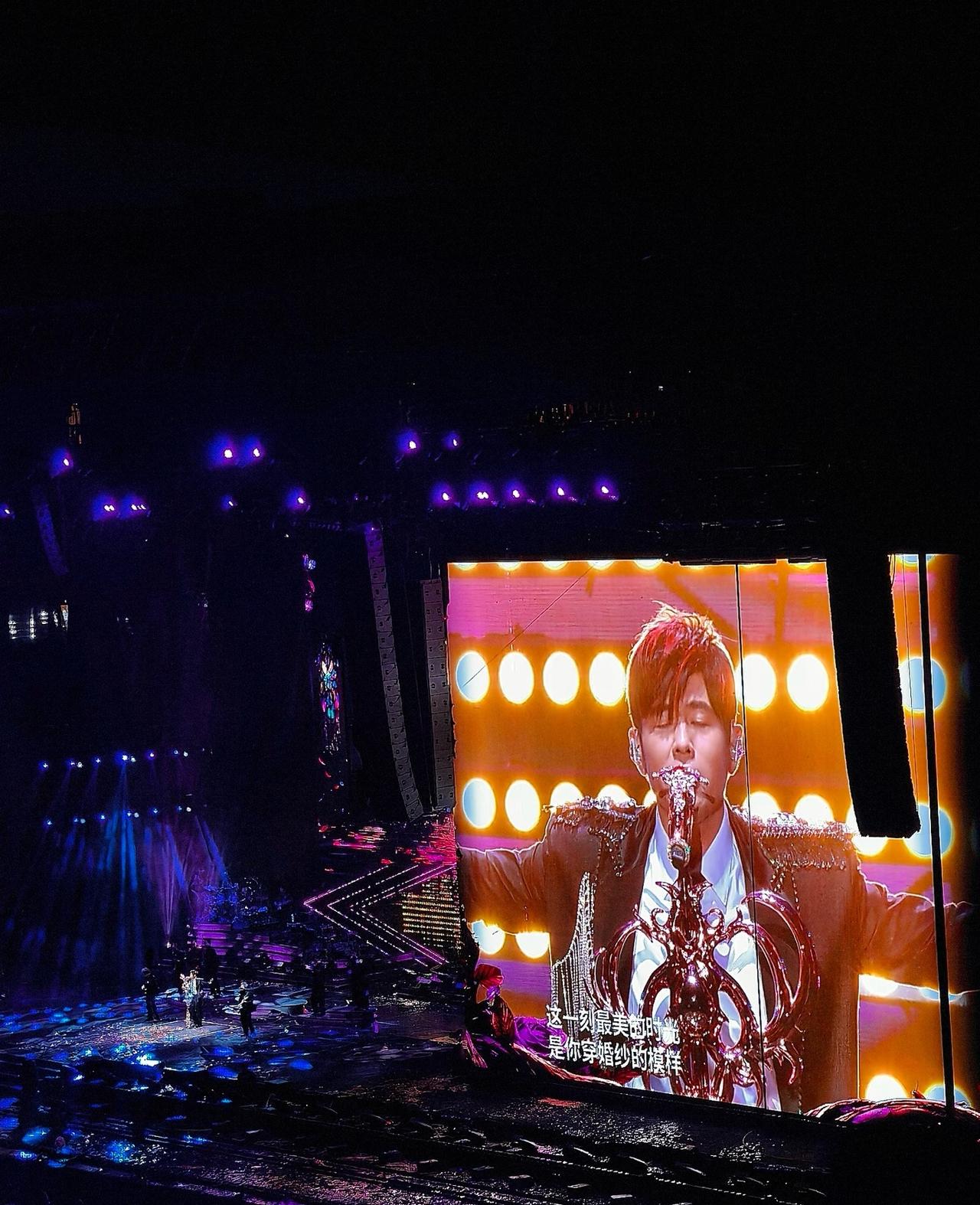 周杰伦对南宁太好了吧

唱了接近三小时，点了超多老歌，全程氛围太绝了。简直就是双