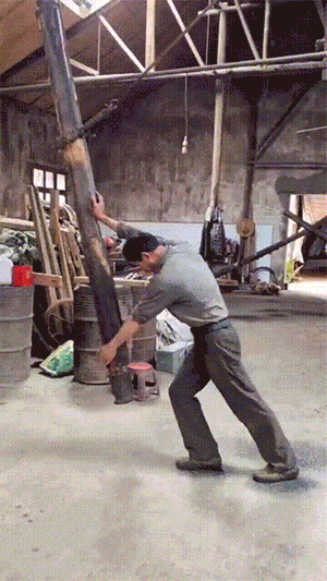 古老的榨油方法，现在用这样的方法真的不多了。