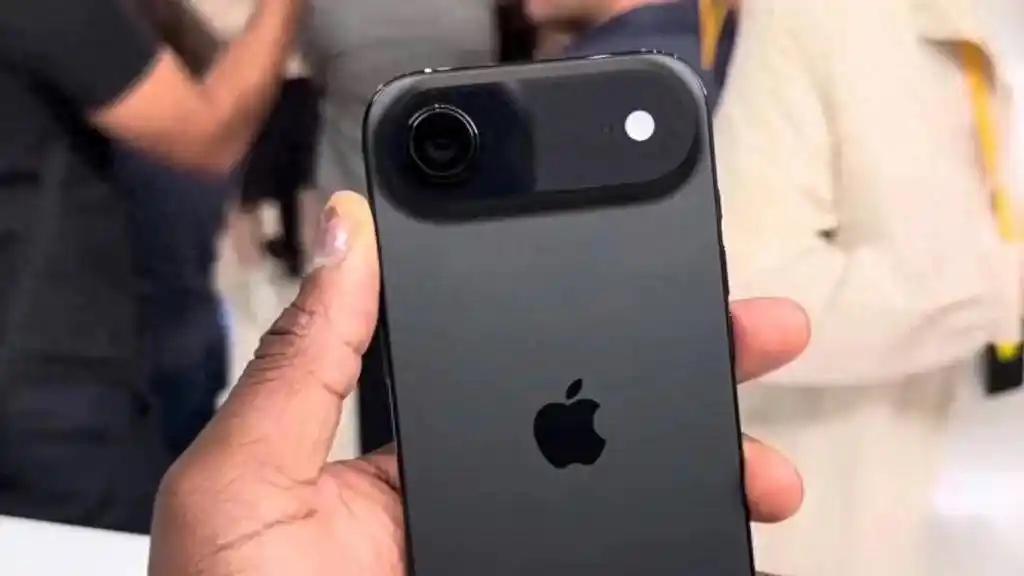 内容：近期数码圈传来消息，Vivo将于下月面向全球市场推出X300 FE机型，这