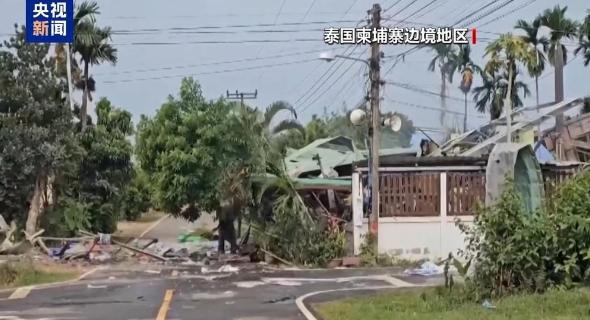 开战！柬埔寨就不打算手软了！40管火箭炮集群轰炸。泰国发现捅了马蜂窝，柬埔寨BM