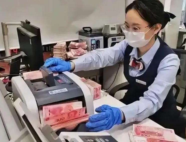 物价逐年持续上涨生活成本不断增加，普通底层老百姓该怎样稳稳守住自己辛苦多年的积蓄