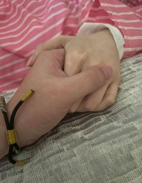 订了婚期未领证，未婚妻忽然重病，未婚夫不但没跑还掏30万救命，并且毫无字据，在这