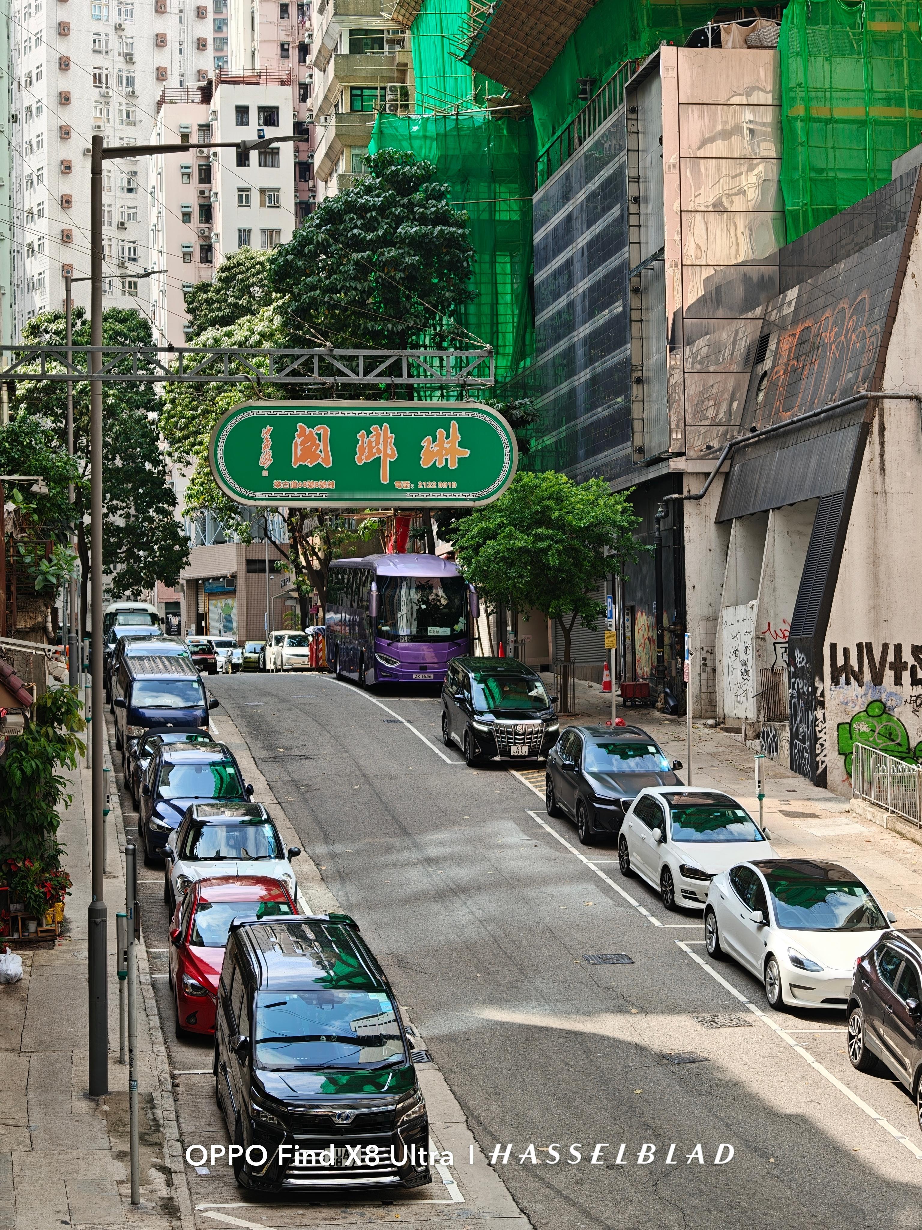 年轻人开始流行旅游摆摊了这个想法好呀，边旅游边摆摊，一举双得！白天旅游畅玩，夜晚