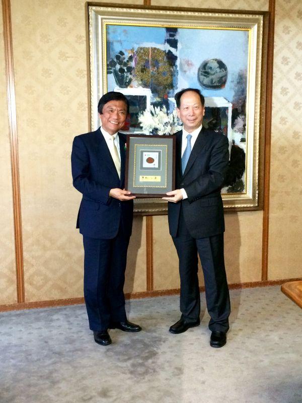 江苏与福冈友好关系从1992年起建立，涵盖经济科技文化教育卫生领域。古代鉴真和尚