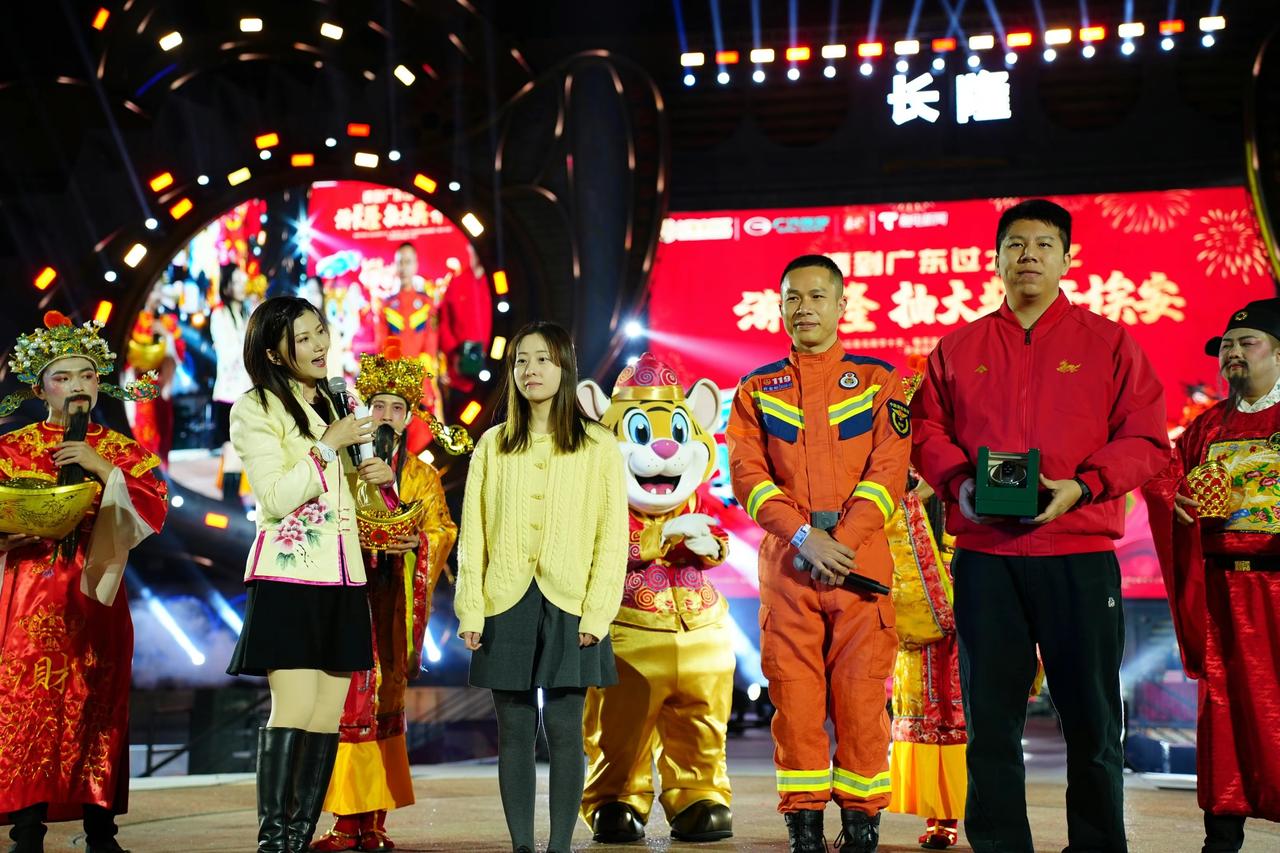 这泼天的“豪华科技特产”，谁才是今年文旅真锦鲤？
今年过年来长隆真的大开眼界了。