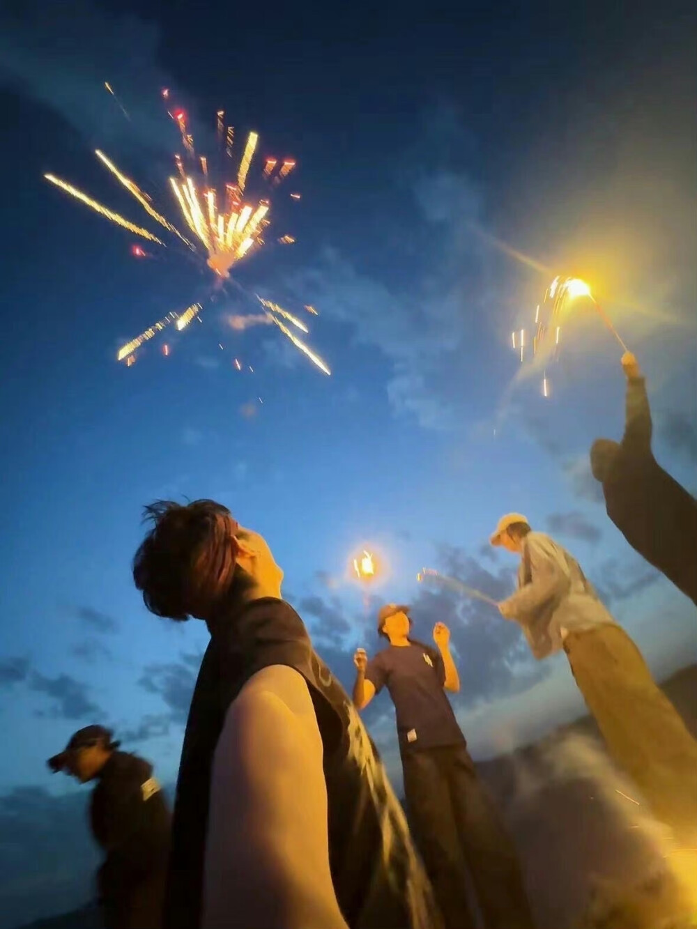 老规矩，睡前一更。明日甲辰  辛未  乙亥。读万卷书，行万里路。这个日课有一点少