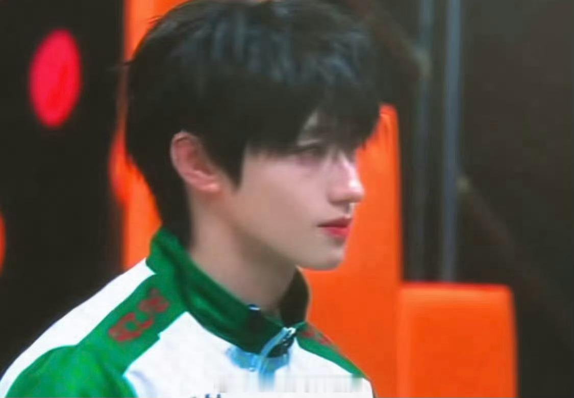 TF家族运动会上朱志鑫哭了，发生了什么？？？ 