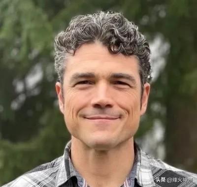 因反对特朗普发动伊朗战争而辞职的前美国国家反恐中心主任乔·肯特今晚发文说：“缓和