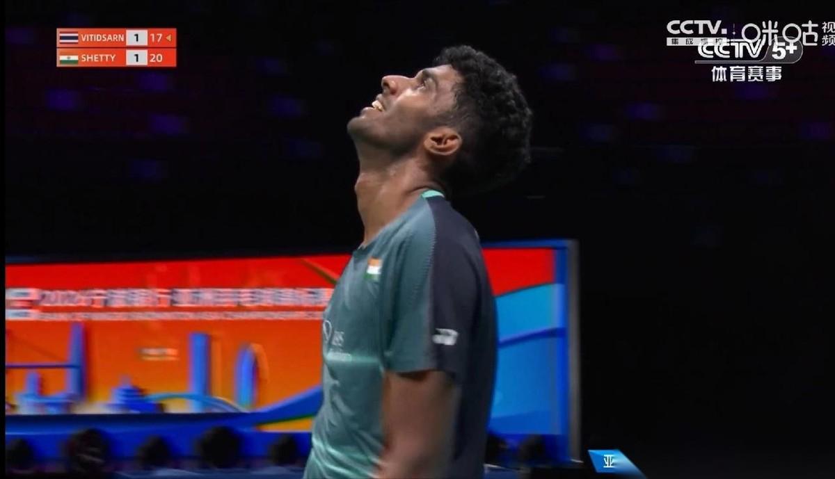 2026年亚洲羽毛球锦标赛男单第一场半决赛，世界第一泰国名将昆拉武特第三局没有体