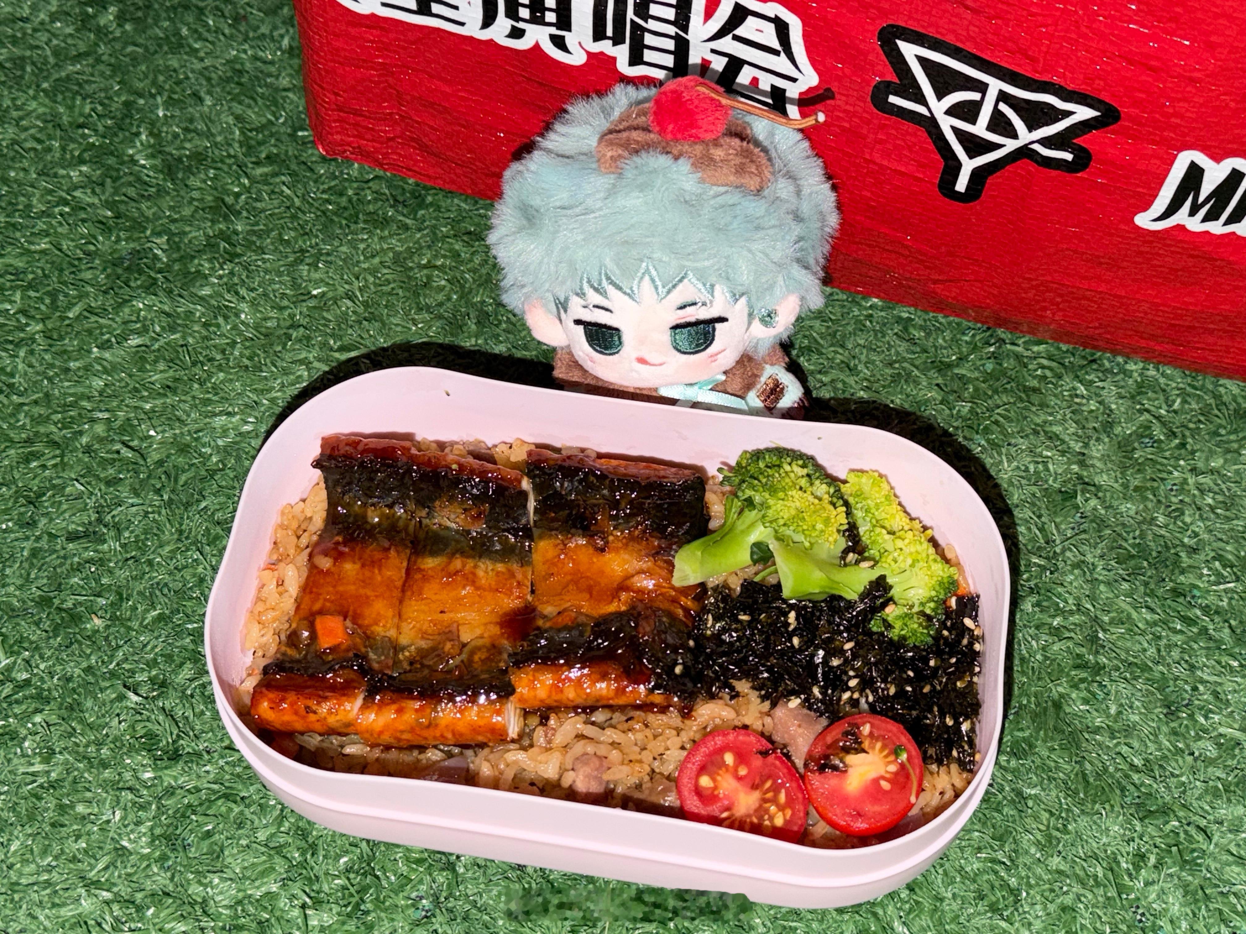 这个鳗鱼饭好好吃啊[抓狂] ​​​