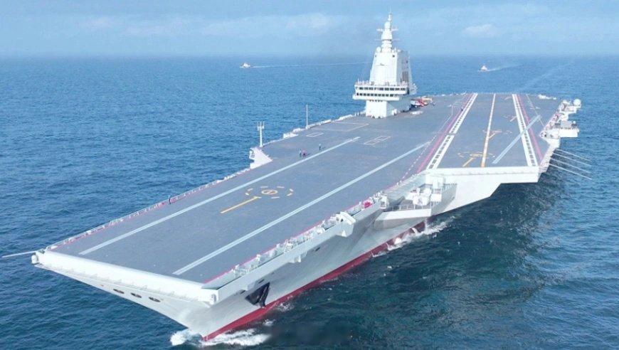 军情时间到丨回顾2025年中国海军、空军、火箭军的重器硬核突破军情时间到丨回顾2