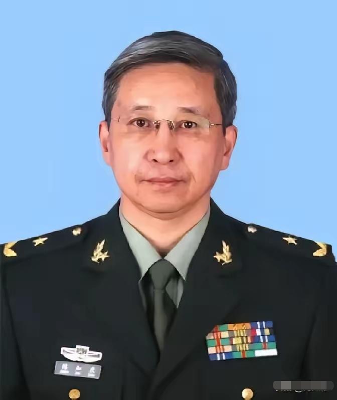 1997年香港回归，陈赓大将之子陈知庶作为驻港部队副司令员，全程参与了中英防务交