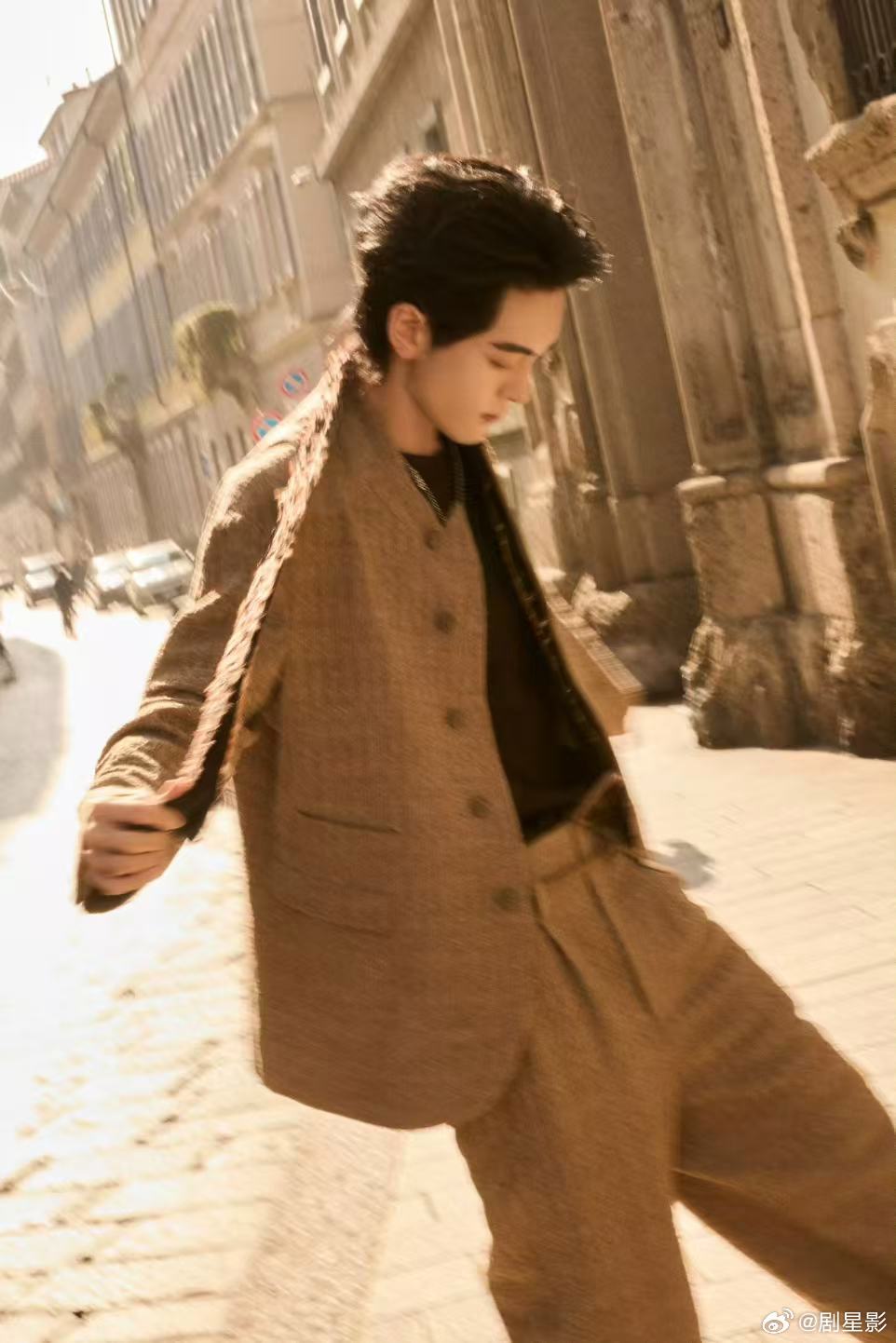 曾舜晞直播谈演员ai焦虑 曾舜晞直面行业AI焦虑，清醒又通透，认为技术可以辅助创