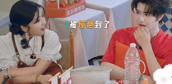 尹浩宇[超话]最适配尹浩宇整季中餐厅的歌出现了派派让机器人写歌这段我能循环亿遍！