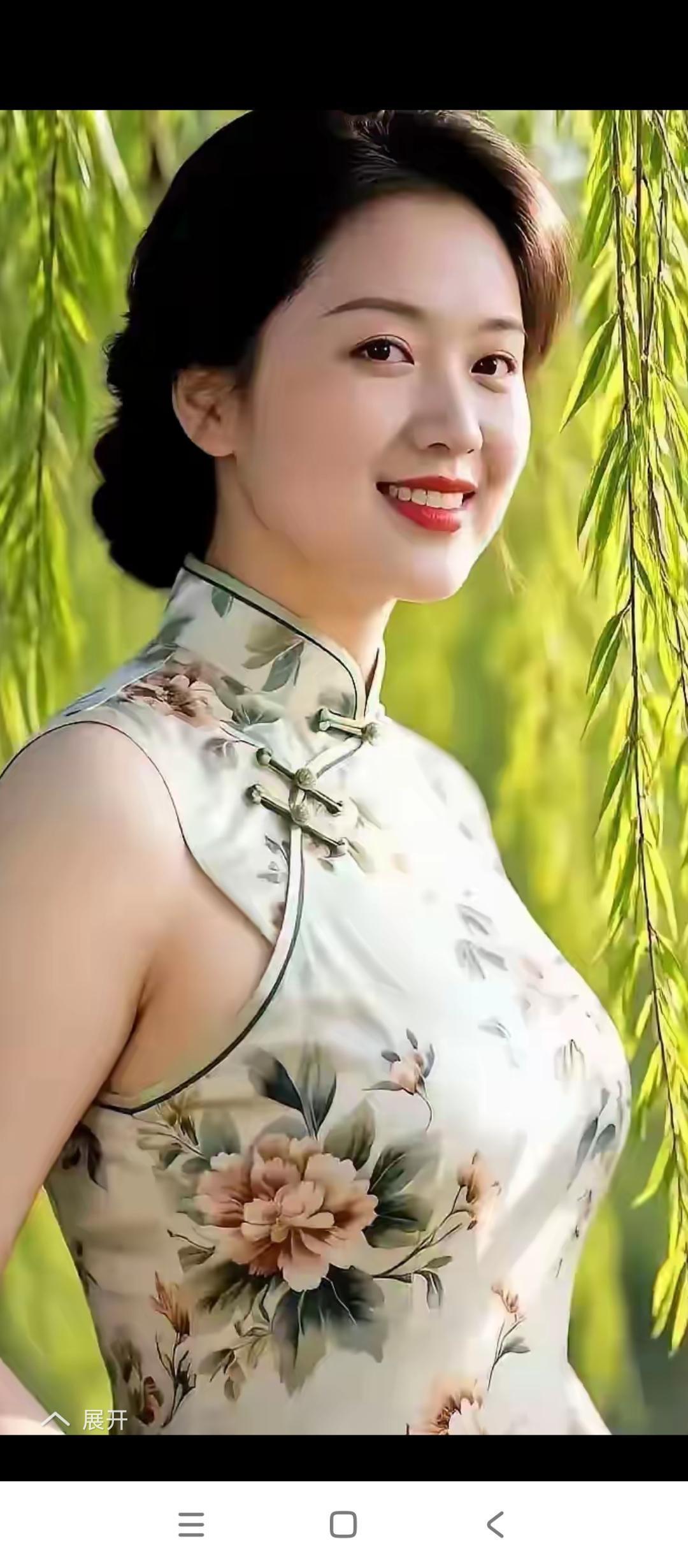 上联：千朵荷香苞待放；离思邀对万枝柳韵絮初飘。