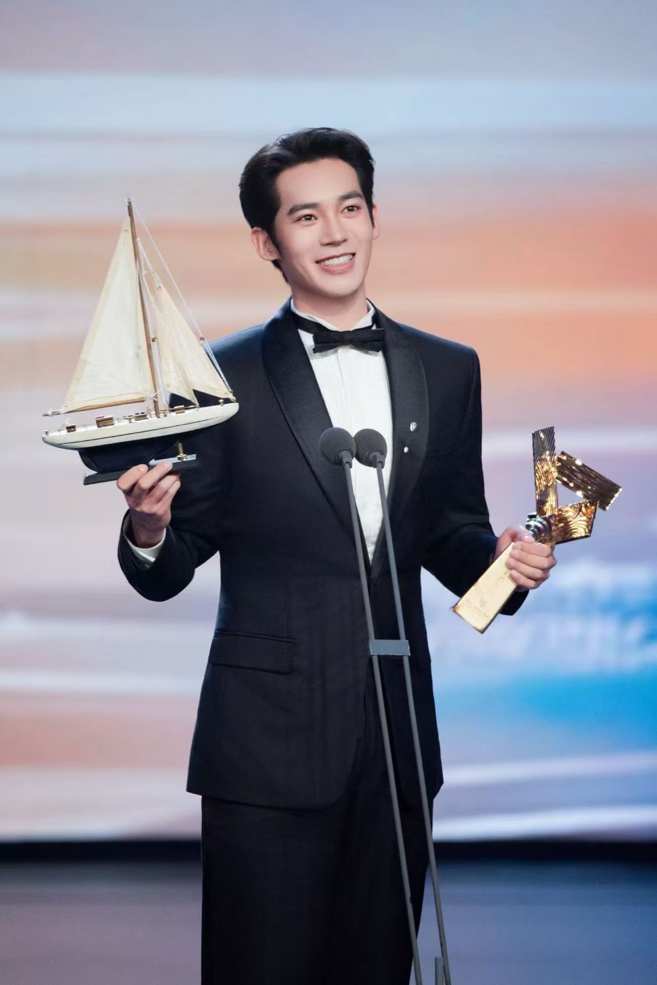 Chaumet见证自家大使于适拿下长三角国际青年电影周特别关注影人男演员[鲜花]