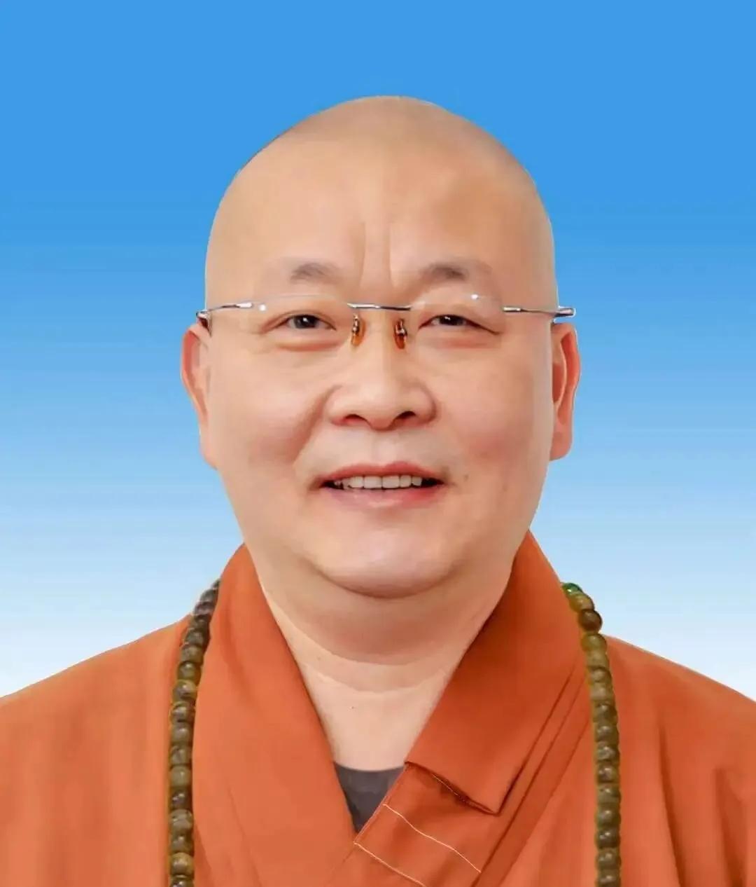 福建鸿山寺61岁方丈法云圆寂，生前助学扶贫赈灾 ，三天前还在工作。

福建厦门鸿